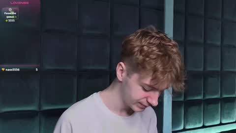 Snapshot of softcrave chatting on November 30, 2025, 8:46 pm PAUL online show from November 30, 2025, 8:46 pm