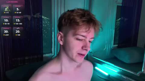 Snapshot of softcrave chatting on December 16, 2025, 8:47 pm PAUL online show from December 16, 2025, 8:47 pm