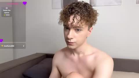 Snapshot of softcrave_ chatting on March 14, 2026, 9:20 pm Angel online show from March 14, 2026, 9:20 pm