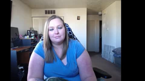 Snapshot of softerpeaches chatting on January 7, 2025, 8:52 pm Rose online show from January 7, 2025, 8:52 pm