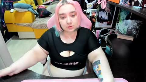 Sofie online show from April 17, 2026, 2:58 am