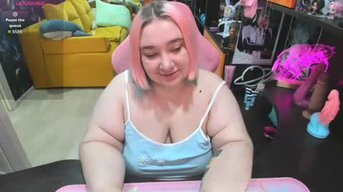 Sofie online show from May 19, 2026, 3:35 am