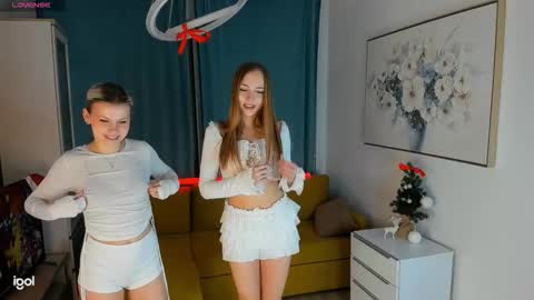 Snapshot of softlexie chatting on December 17, 2025, 3:51 pm Vanessa online show from December 17, 2025, 3:51 pm