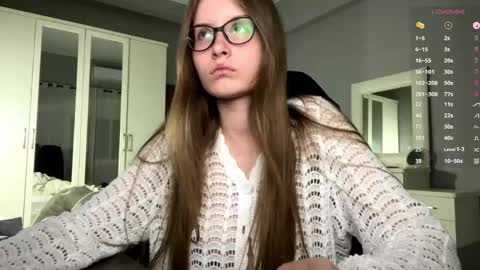 Snapshot of softlygirl chatting on March 22, 2026, 5:27 pm softlygirl online show from March 22, 2026, 5:27 pm