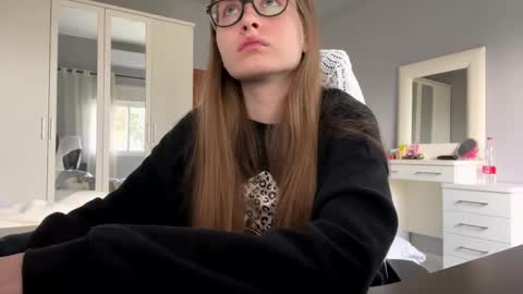 Snapshot of softlygirl chatting on March 23, 2026, 1:48 pm softlygirl online show from March 23, 2026, 1:48 pm