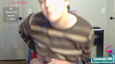 Snapshot of softtboyfriend chatting on November 26, 2025, 4:30 pm Day online show from November 26, 2025, 4:30 pm