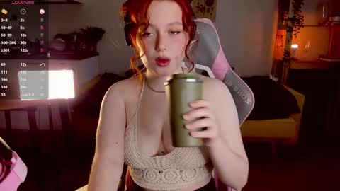 Snapshot of sofy_benson chatting on October 29, 2025, 12:18 pm Sofy online show from October 29, 2025, 12:18 pm