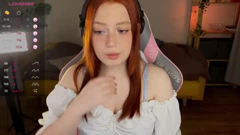 Snapshot of sofy_benson chatting on December 19, 2025, 1:18 pm Sofy online show from December 19, 2025, 1:18 pm