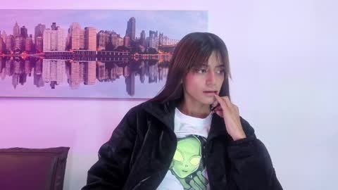 sofy_durand online show from April 8, 2026, 11:54 am