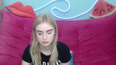 Snapshot of sofysoft chatting on November 10, 2025, 6:12 am sofysoft online show from November 10, 2025, 6:12 am