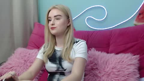 Snapshot of sofysoft chatting on November 21, 2025, 6:01 am sofysoft online show from November 21, 2025, 6:01 am