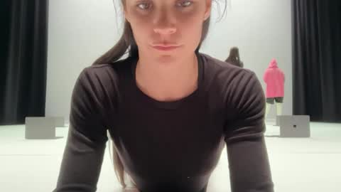 Snapshot of sola_3 chatting on June 17, 2026, 6:38 am 0La online show from June 17, 2026, 6:38 am