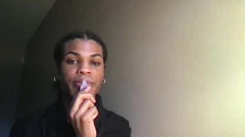 SolaceEve online show from November 10, 2025, 6:07 pm