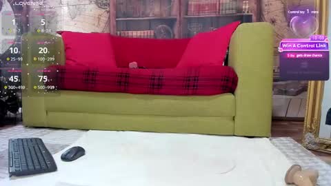 Snapshot of solar_criss chatting on February 9, 2025, 1:11 am Criss online show from February 9, 2025, 1:11 am