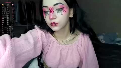 Snapshot of solarsiren chatting on October 31, 2025, 5:30 am Mila online show from October 31, 2025, 5:30 am