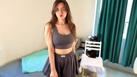 Elisa online show from May 9, 2026, 1:11 am