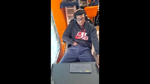 soldarknlight online show from April 15, 2026, 5:31 pm