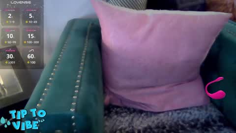 solesticia online show from January 11, 2025, 7:49 pm