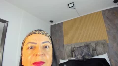 Snapshot of solitaria_carmesi chatting on December 15, 2025, 11:25 am solitaria_carmesi online show from December 15, 2025, 11:25 am