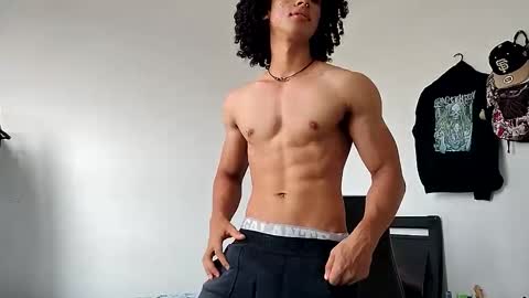 Hi Im Weller Check my Bio  online show from March 26, 2026, 9:09 pm