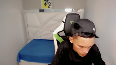 ESTEBAN online show from June 26, 2026, 5:34 am