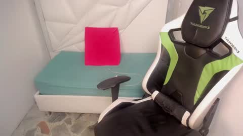 ESTEBAN online show from July 2, 2026, 3:23 am