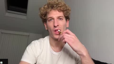 Snapshot of somechillbro chatting on February 16, 2025, 4:31 am Evan online show from February 16, 2025, 4:31 am