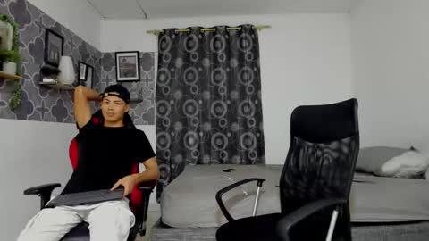 son_hades online show from October 2, 2025, 3:57 am