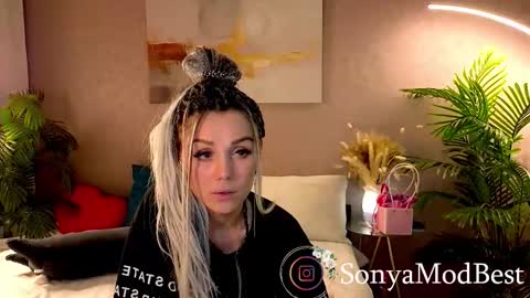 Snapshot of sonasprint chatting on October 19, 2025, 8:31 pm sonasprint online show from October 19, 2025, 8:31 pm