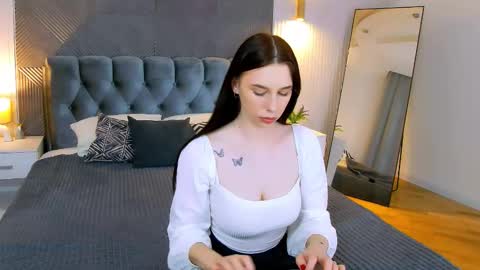 Snapshot of sonataray chatting on February 8, 2026, 2:31 pm Catherine online show from February 8, 2026, 2:31 pm