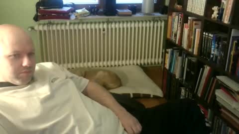 Snapshot of songoku81 chatting on November 18, 2025, 3:27 pm Tom online show from November 18, 2025, 3:27 pm