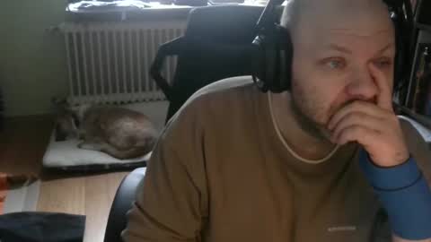 Snapshot of songoku81 chatting on November 28, 2025, 10:07 am Tom online show from November 28, 2025, 10:07 am