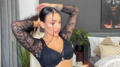 Sonia  Rey online show from November 20, 2025, 7:24 pm