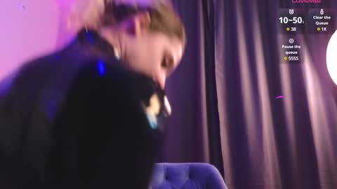 Snapshot of sonia__rose chatting on December 10, 2024, 7:11 pm Sonia online show from December 10, 2024, 7:11 pm