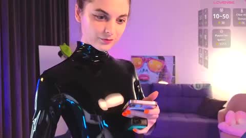 Snapshot of sonia__rose chatting on March 12, 2025, 4:02 pm Sonia online show from March 12, 2025, 4:02 pm