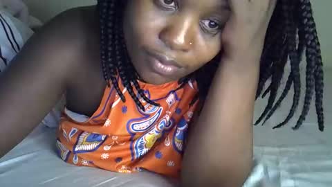 Snapshot of sonnia02 chatting on December 4, 2025, 11:02 pm sonnia02 online show from December 4, 2025, 11:02 pm