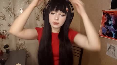 Mila online show from March 4, 2026, 4:57 pm