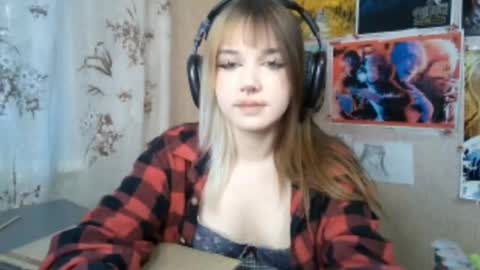 Mila online show from May 21, 2026, 3:19 pm