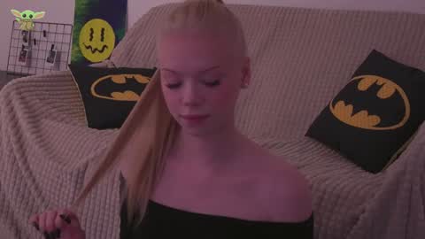 Snapshot of sonyaplush chatting on December 10, 2024, 9:11 pm Sonya Instagram Twitter sonyaplushgirl OnlyFans sonyaplush online show from December 10, 2024, 9:11 pm