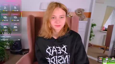 Litta online show from October 13, 2025, 8:31 pm