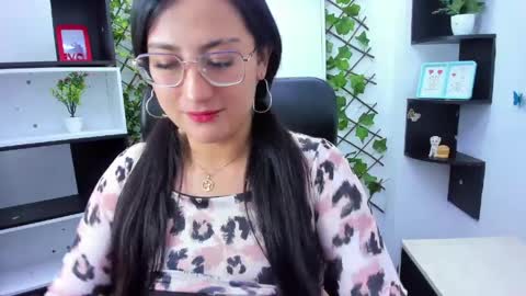sophi_hardd online show from April 24, 2026, 3:03 pm