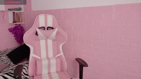 Snapshot of sophi_sweet11 chatting on May 27, 2026, 2:14 pm SOPHI online show from May 27, 2026, 2:14 pm