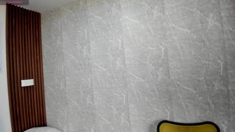 Sophi Thaylorr online show from December 15, 2025, 12:42 pm