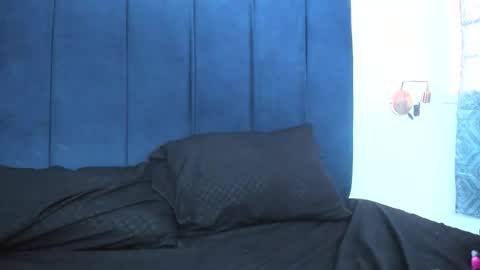 sophia__beauty online show from December 19, 2025, 2:24 pm