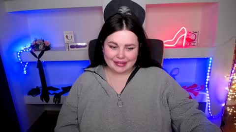 sophia__olsen online show from January 14, 2025, 12:45 pm