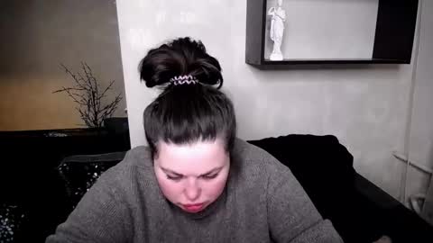 sophia__olsen online show from November 9, 2025, 6:44 am