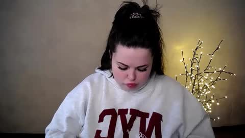 sophia__olsen online show from November 26, 2025, 6:36 am