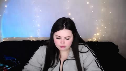 sophia__olsen online show from March 10, 2026, 6:40 am