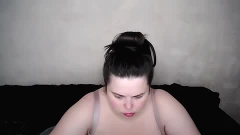 sophia__olsen online show from March 18, 2026, 6:49 am