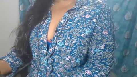 Snapshot of sophia_indian chatting on June 8, 2026, 5:41 am Sophia Tamil online show from June 8, 2026, 5:41 am